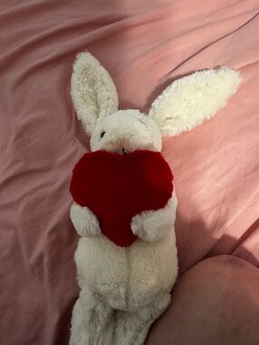 Jellycat bashful red love heart bunny NWT limited edition